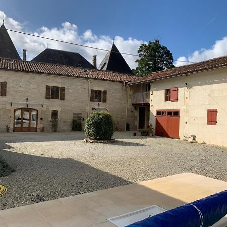 Bed and Breakfast Les Cygnes Noirs Aujac  Exterior foto