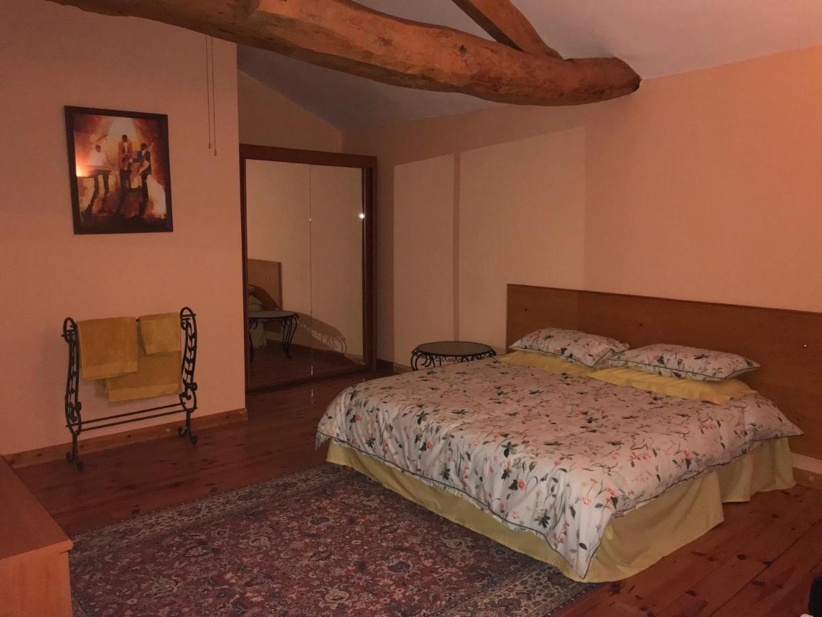 Bed and Breakfast Les Cygnes Noirs Aujac  Exterior foto