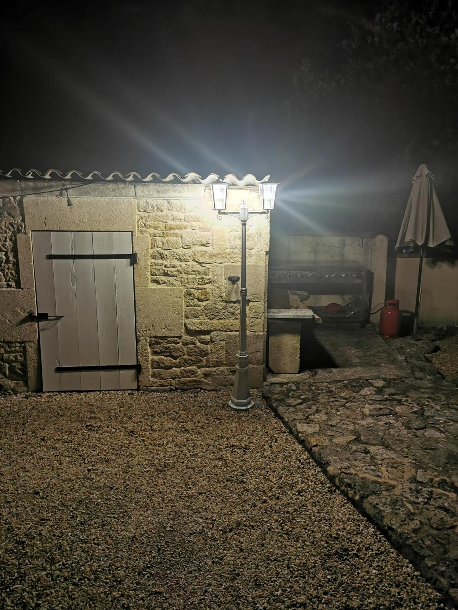 Bed and Breakfast Les Cygnes Noirs Aujac  Exterior foto