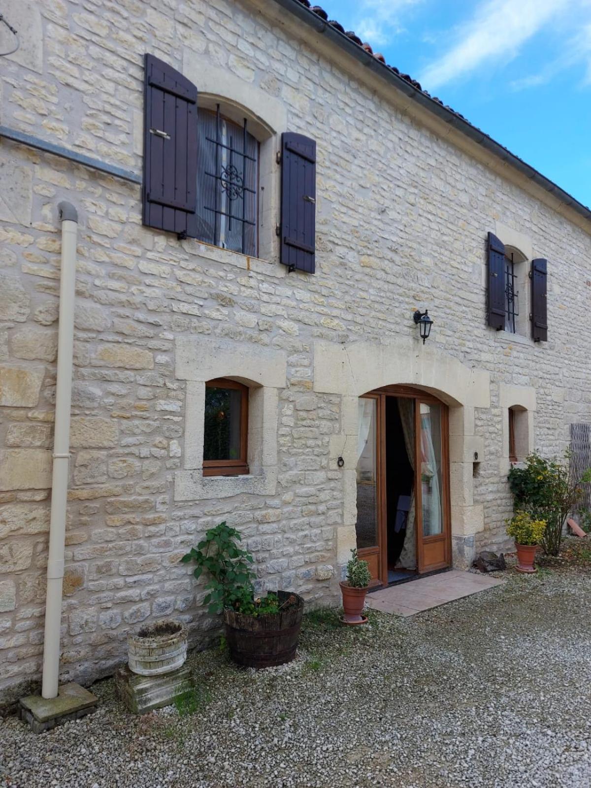 Bed and Breakfast Les Cygnes Noirs Aujac  Exterior foto